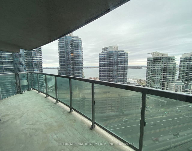 2511 - 19 Grand Trunk Crescent