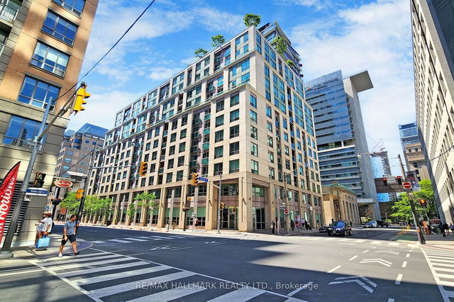 522 - 168 Simcoe Street