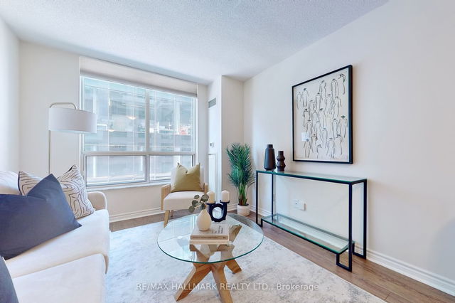 522 - 168 Simcoe Street