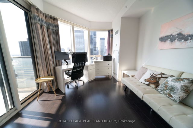 3016 - 386 Yonge Street
