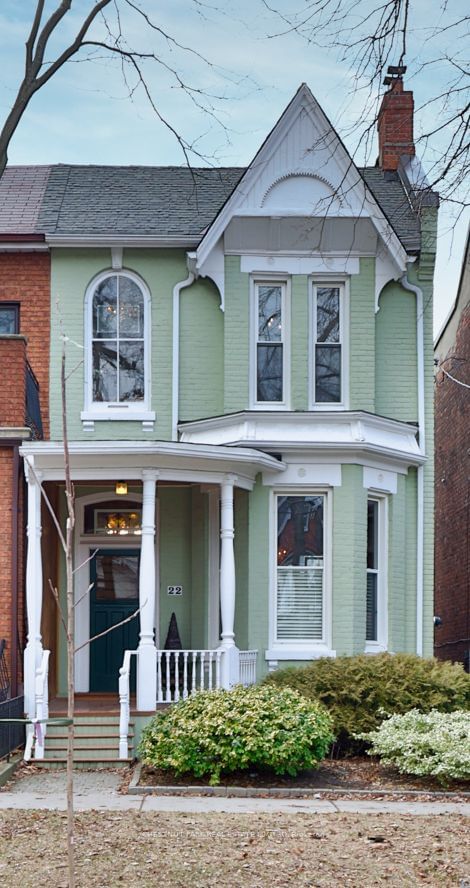 22 Lakeview Avenue