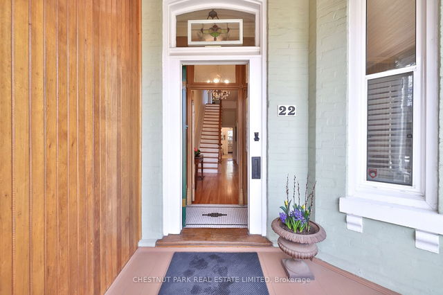 22 Lakeview Avenue