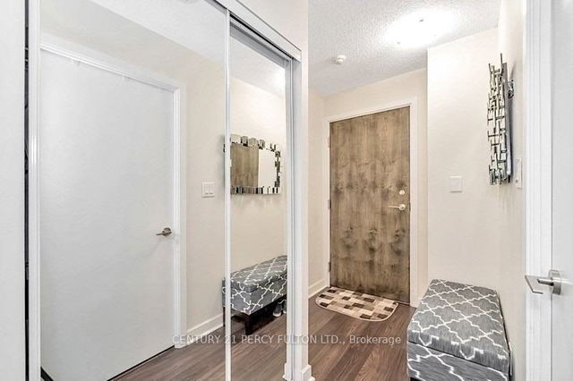 1303 - 33 Bay Street