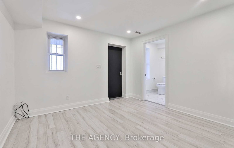 995 Bloor St W, Toronto, M6H 1M1 | Image 2