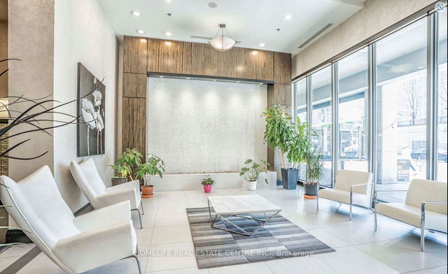 828 - 25 Lower Simcoe Street