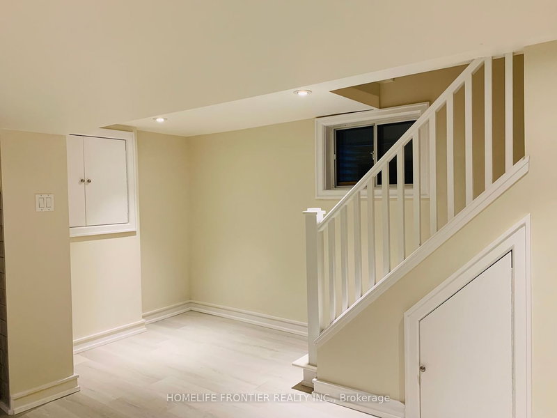 Lower - 38 Henderson Ave, Toronto, M6J 2B8 | Image 2