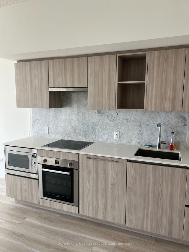 3701 - 19 Bathurst Street