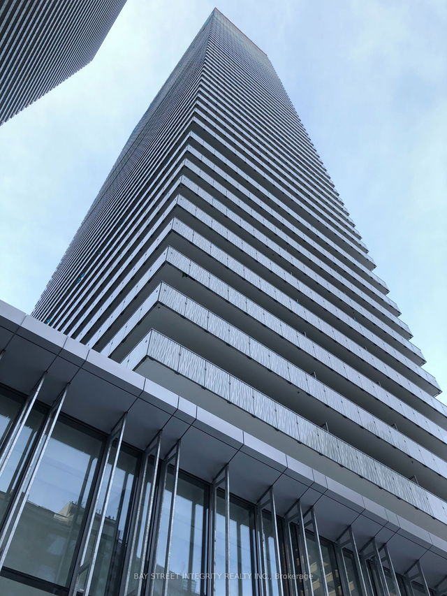 3202 - 50 Charles Street