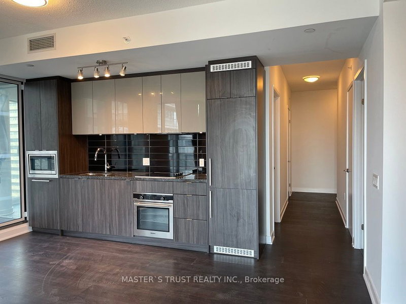 2502 - 125 Blue Jays Way, Toronto, M5V 0N5 | Image 2