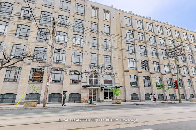 302 - 993 Queen Street