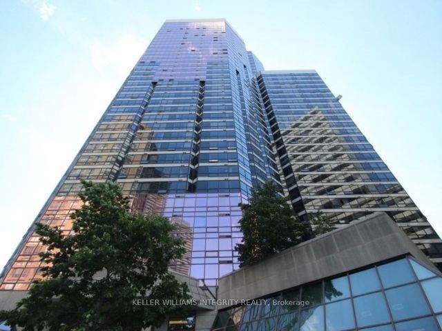 406 - 1001 Bay Street