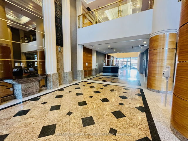 406 - 1001 Bay Street