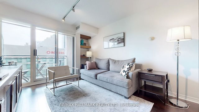 1106 - 300 Bloor Street