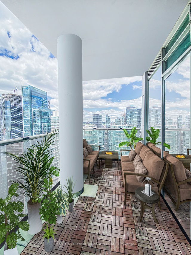 3803 - 81 Navy Wharf Court