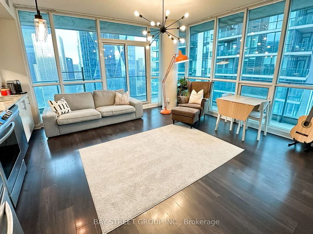 3504 - 33 Bay Street