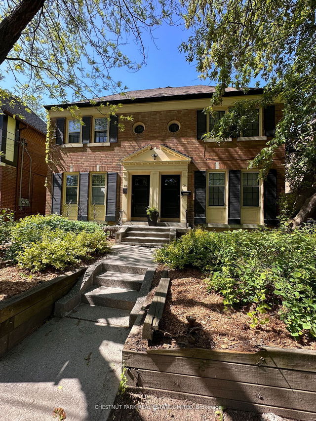 32 Strathgowan Avenue