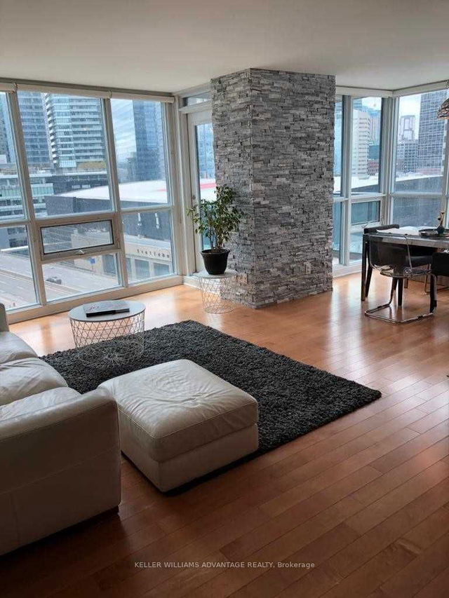 1202 - 18 Harbour Street