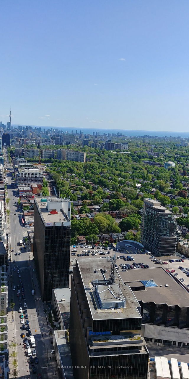 4004 - 8 Eglinton Avenue