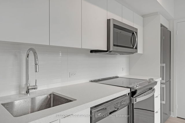 1022 - 30 Tretti Way