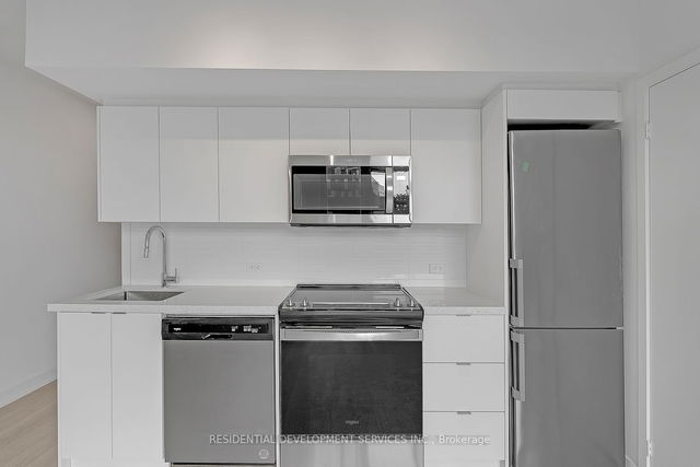 1022 - 30 Tretti Way