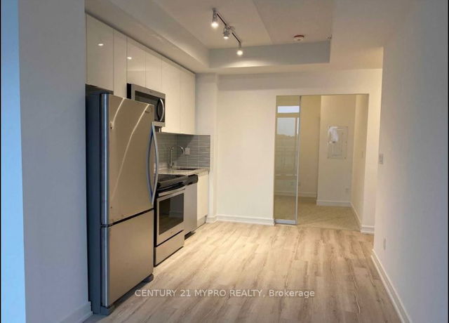 531 - 621 Sheppard Avenue