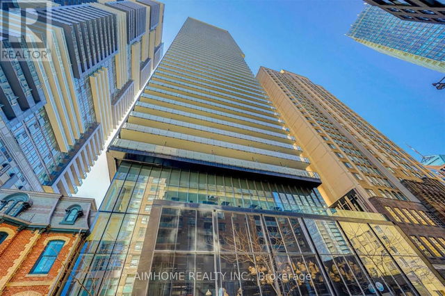 701 - 15 Grenville Street