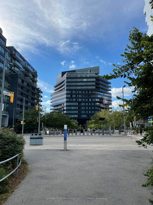 312 - 21 Lawren Harris Square Square