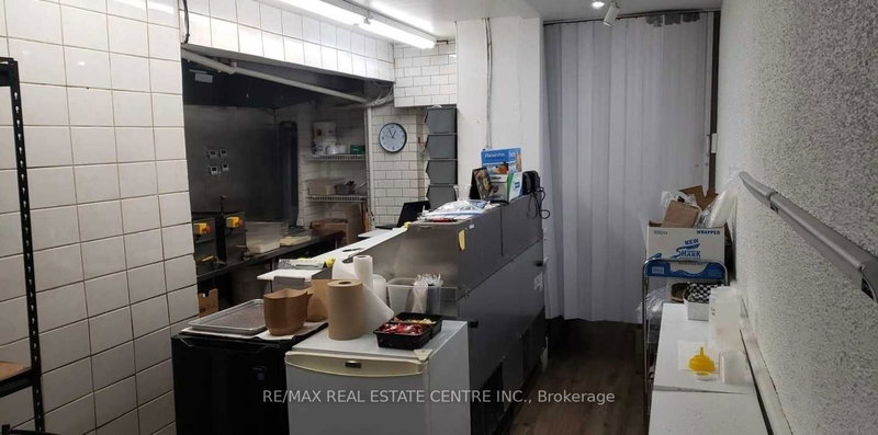 582 Yonge St, Toronto, M4Y 1Z3 | Image 3