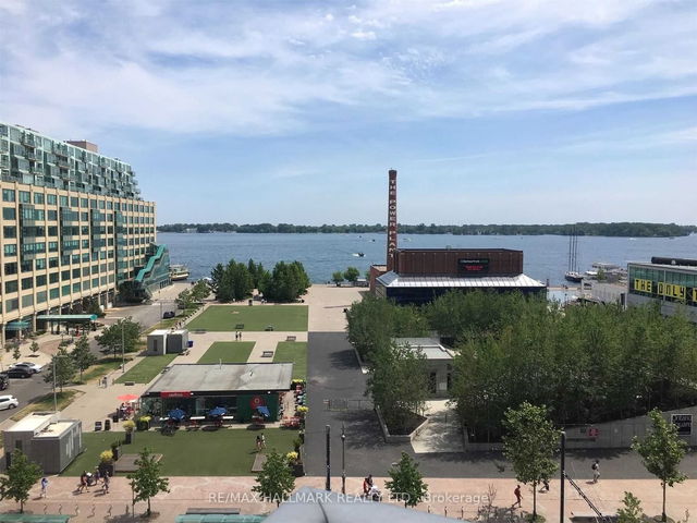 702 - 218 Queens Quay