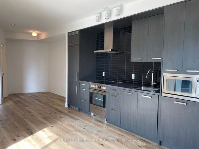 N1021 - 120 Bayview Avenue
