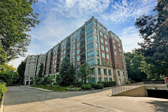305 - 18 WILLIAM CARSON Crescent