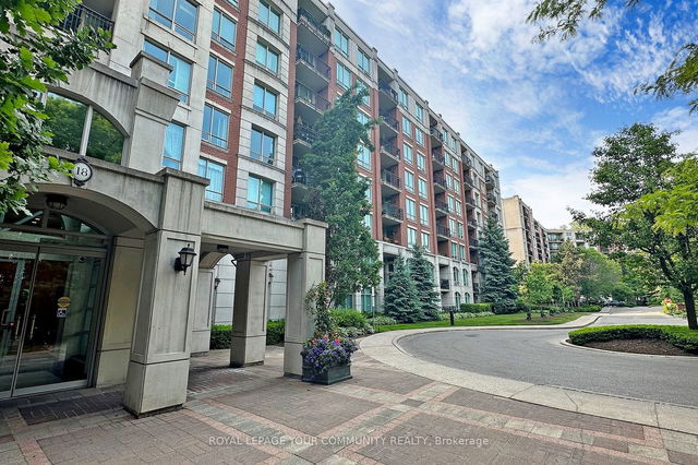 305 - 18 WILLIAM CARSON Crescent