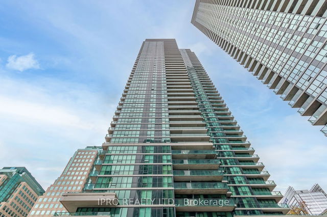 205 - 33 Bay Street