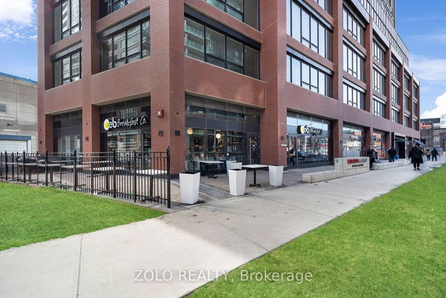 1808 - 135 East Liberty Street