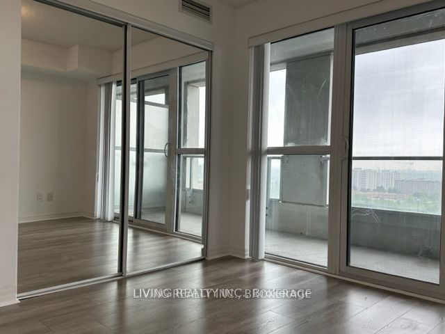 1712 - 275 Yorkland Road