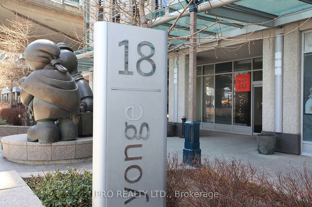 2014 - 18 Yonge Street