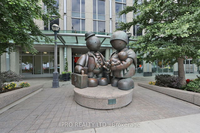 2014 - 18 Yonge Street
