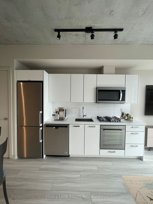 1003 - 458 Richmond Street