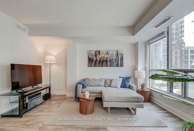 310 - 76 Shuter Street