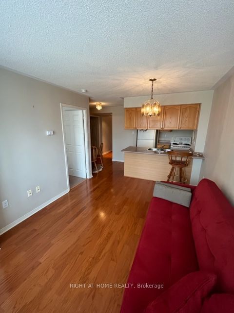 1101 - 887 Bay Street