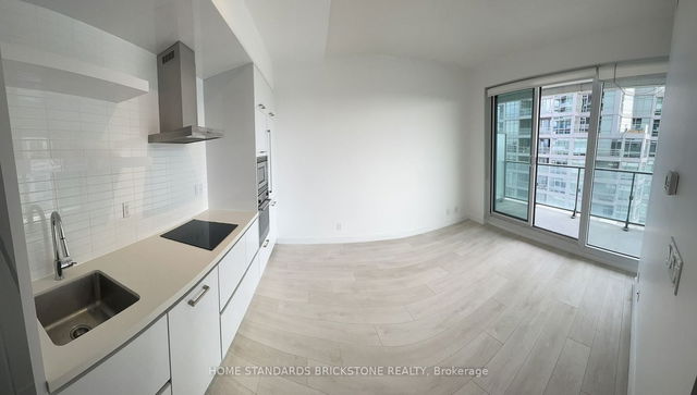3907 - 2221 Yonge Street
