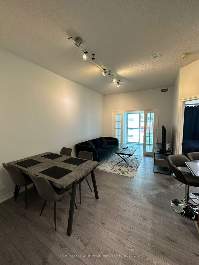 1119 - 168 simcoe Street