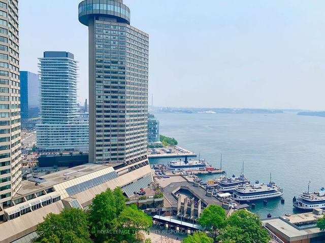 2020 - 33 Harbour Square