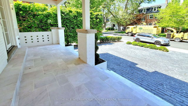 11 Lynwood Avenue