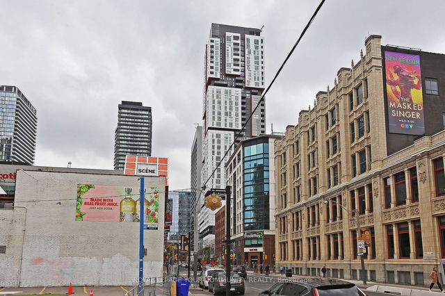 1212 - 318 Richmond Street