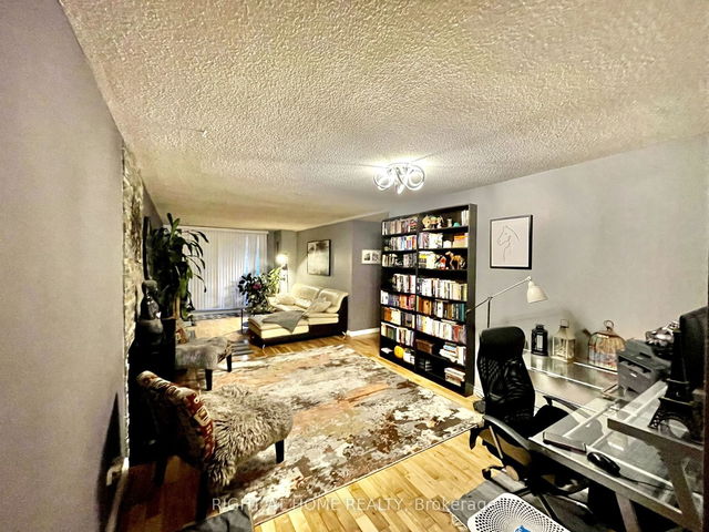 506 - 10 Tangreen Court