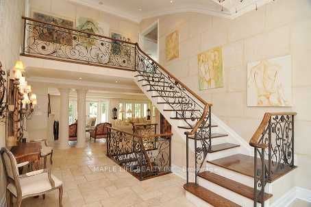 16 Brian Cliff Dr, Toronto, M3B 2G2 | Image 2