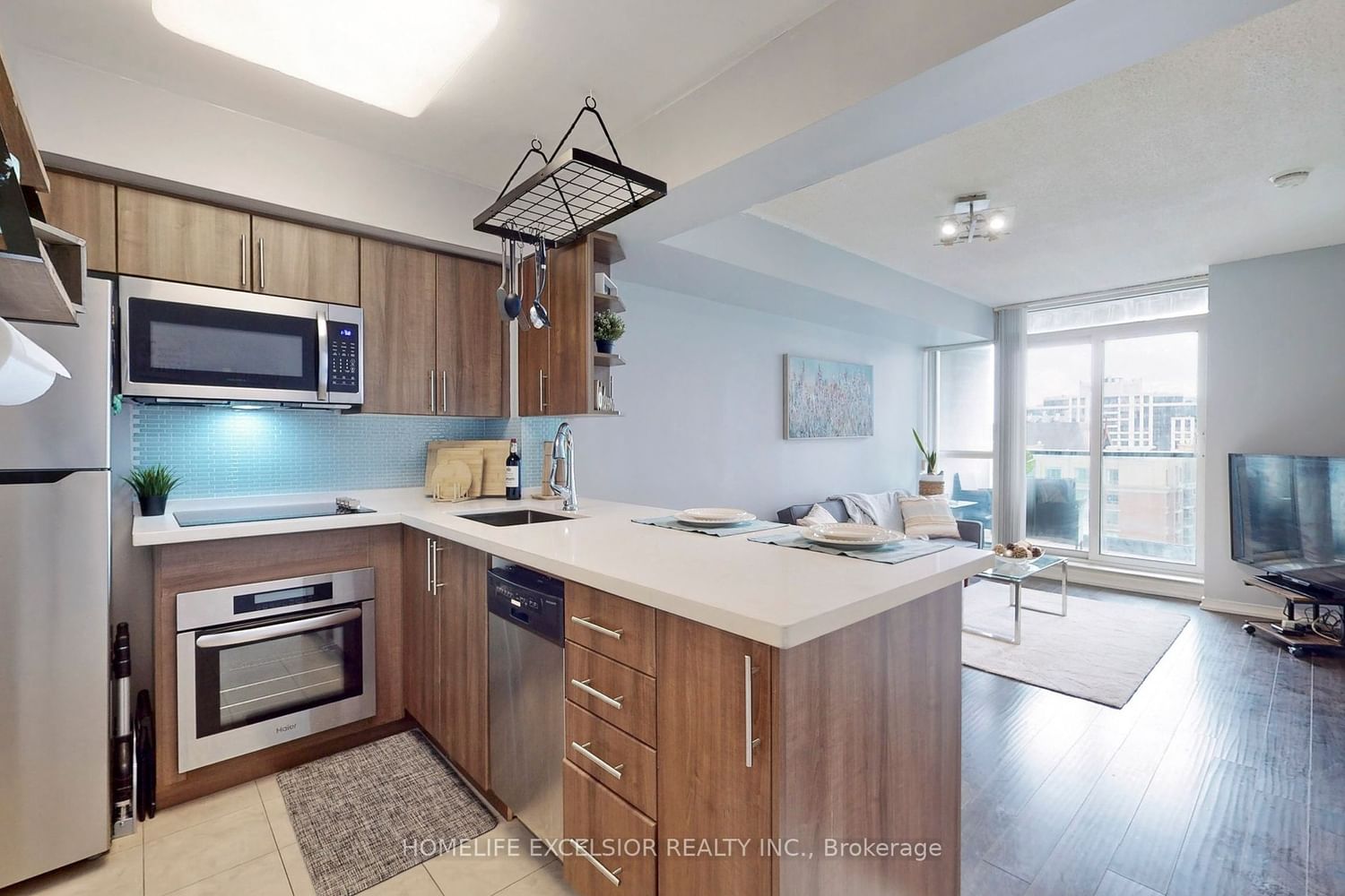 Listing Image 5