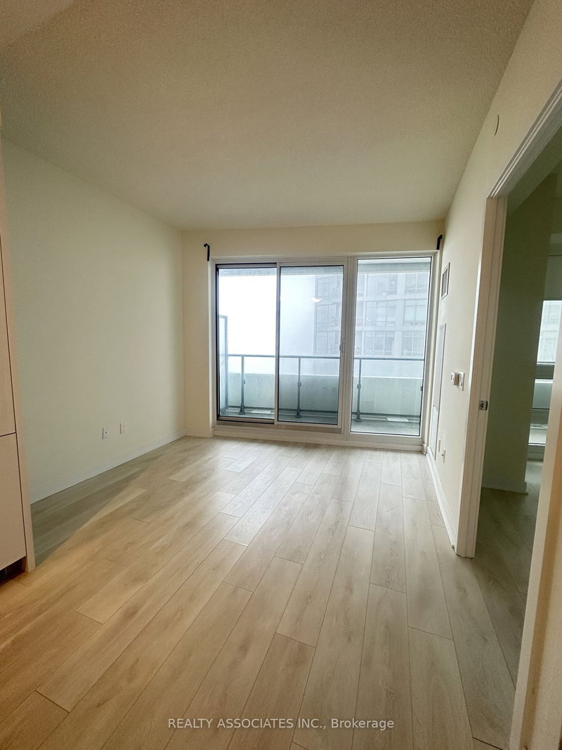 3104 - 2221 Yonge St, Toronto, M4S 0B8 | Image 3