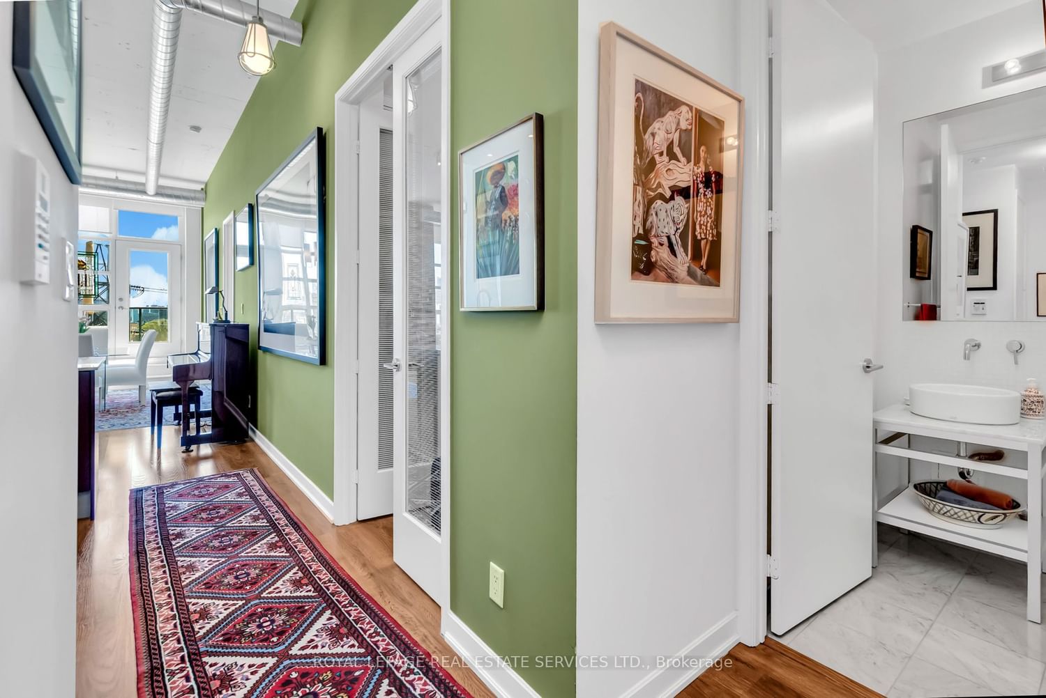 Listing Image 3